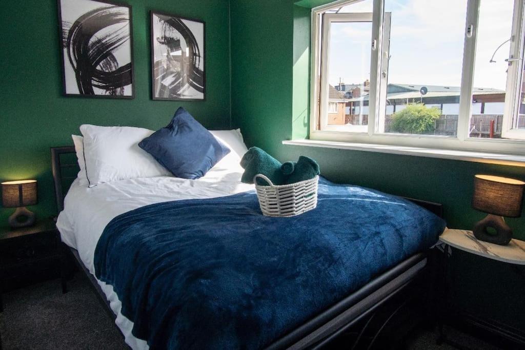 Beautiful House Off-Road Free Parking Villa Farnworth Eksteriør billede