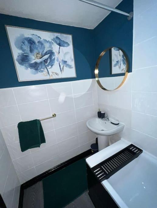 Beautiful House Off-Road Free Parking Villa Farnworth Eksteriør billede
