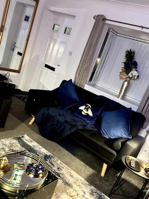 Beautiful House Off-Road Free Parking Villa Farnworth Eksteriør billede