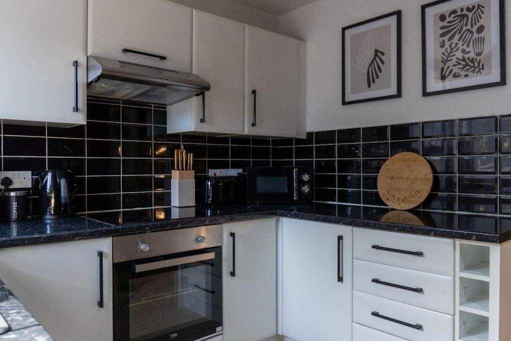 Beautiful House Off-Road Free Parking Villa Farnworth Eksteriør billede